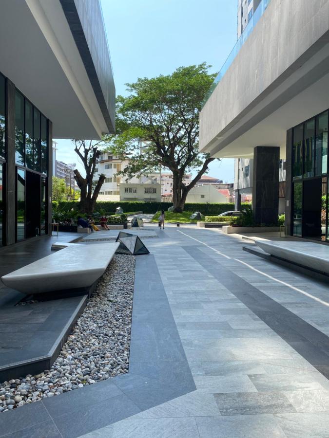 The Base In Pattaya Apartment Exterior foto