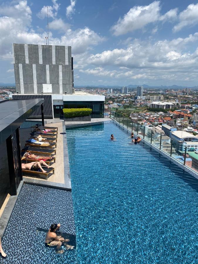 The Base In Pattaya Apartment Exterior foto