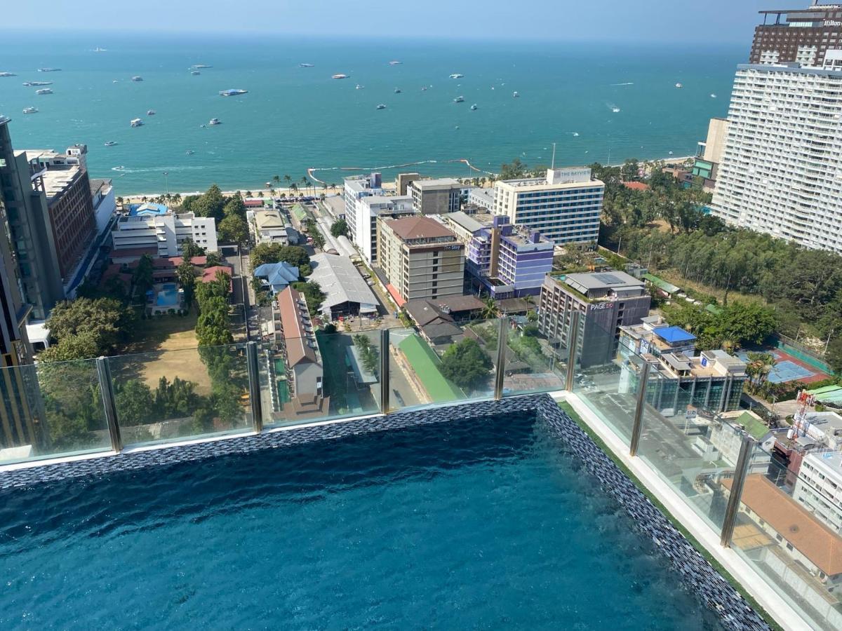 The Base In Pattaya Apartment Exterior foto