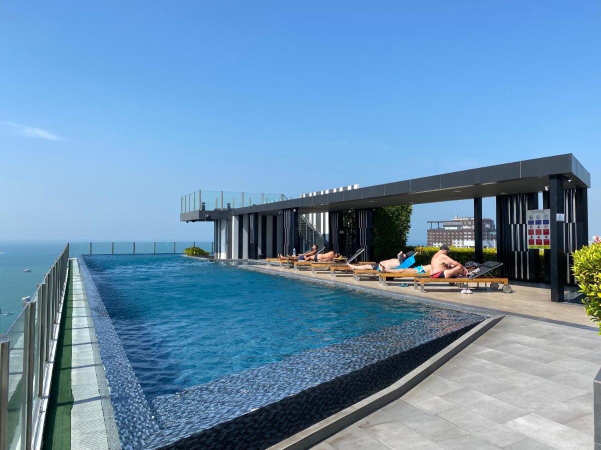 The Base In Pattaya Apartment Exterior foto