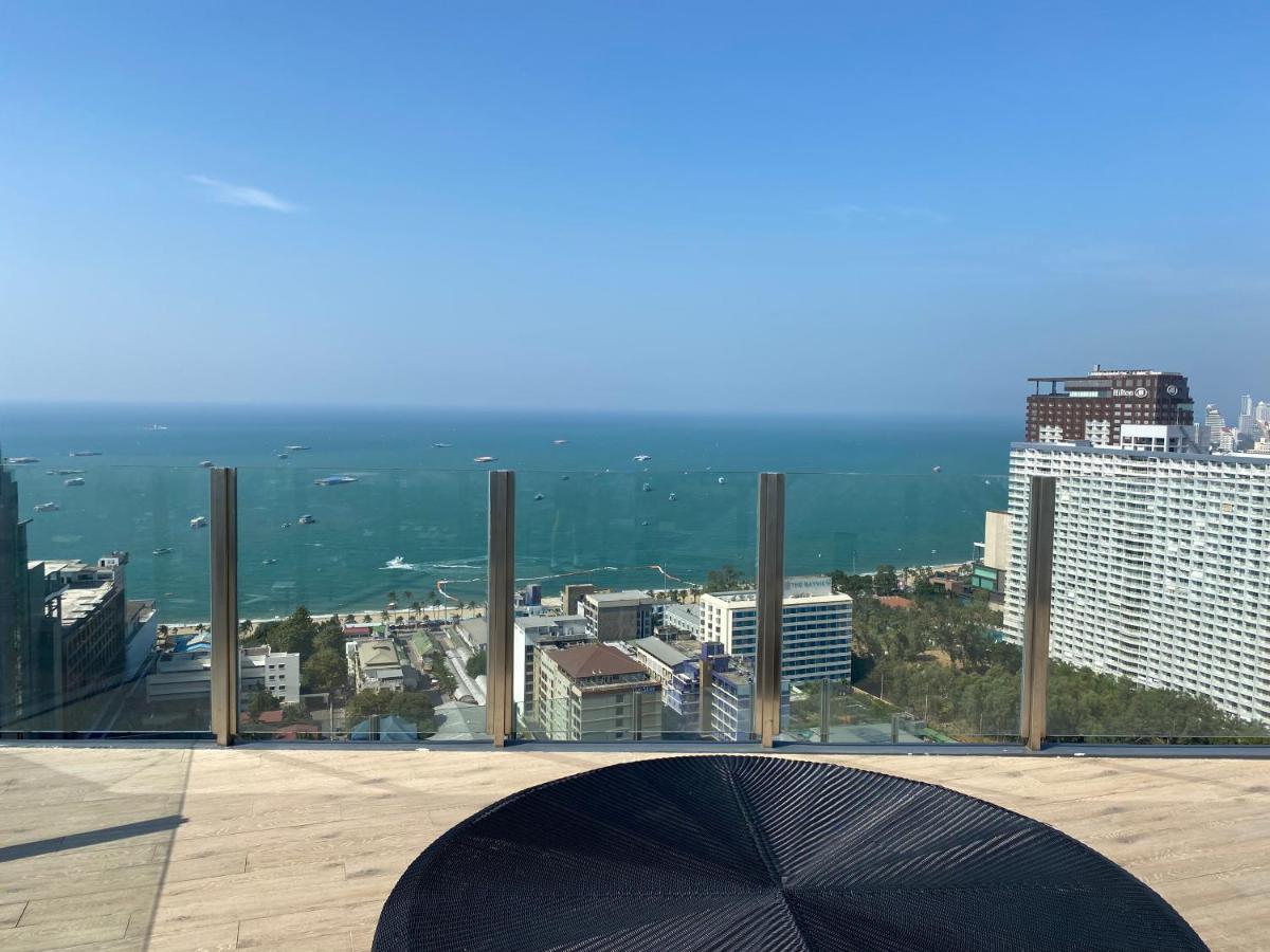 The Base In Pattaya Apartment Exterior foto