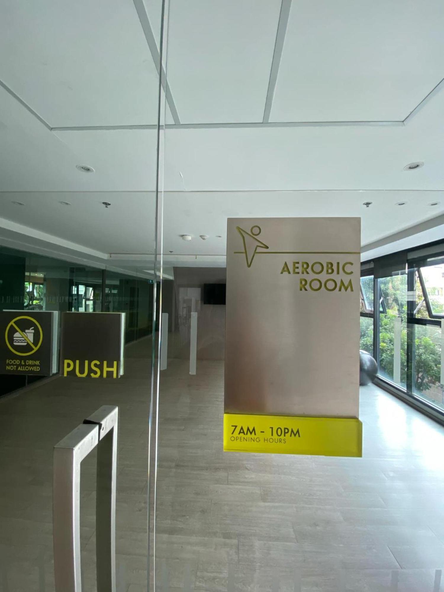 The Base In Pattaya Apartment Exterior foto